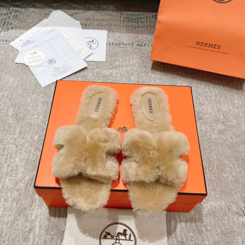 H**mes slippers